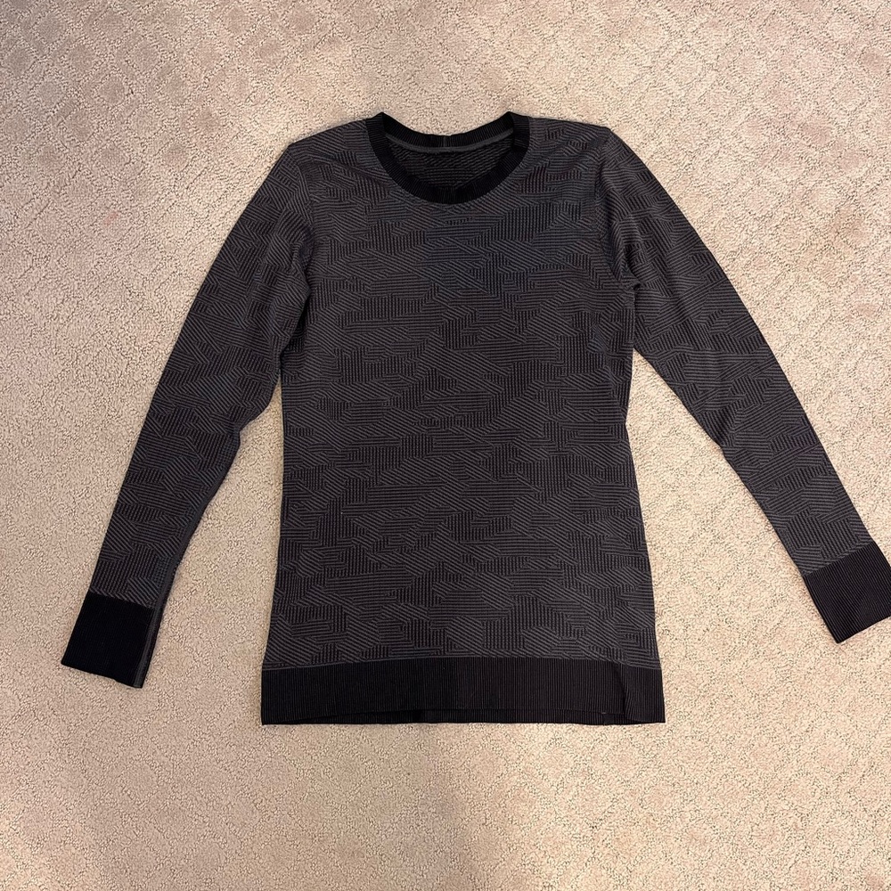 Lululemon Long Sleeve. Black and Gray. Size 6.